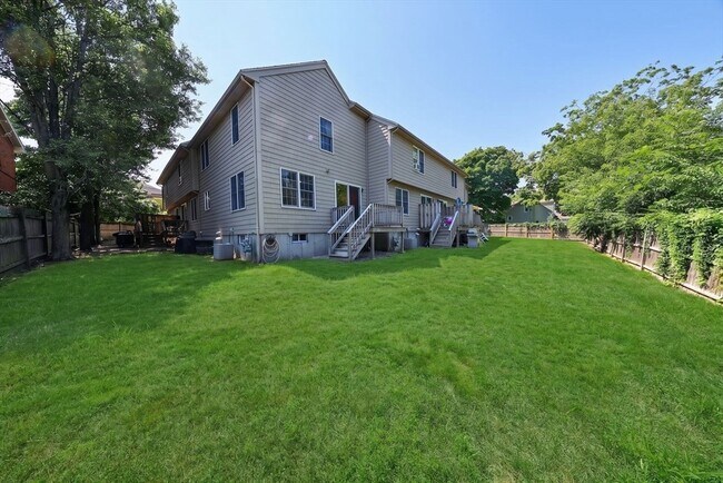Building Photo - 168 North St
