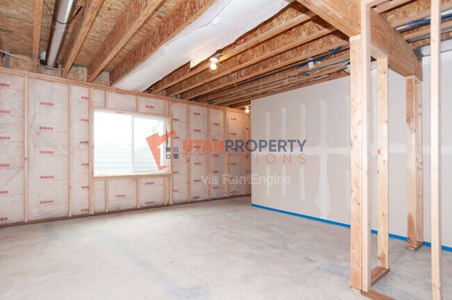 Building Photo - 2737 E Iron Bark Alley