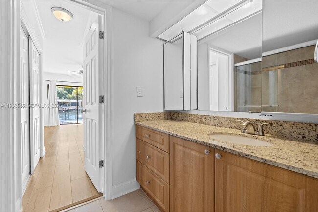 Building Photo - 15518 Braemar Ct