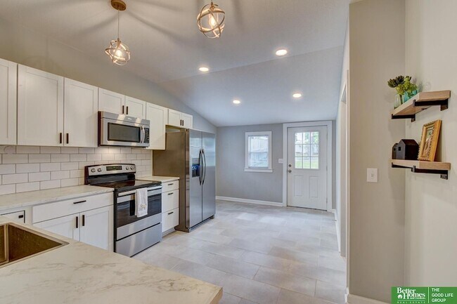 Building Photo - 6519 Parker St