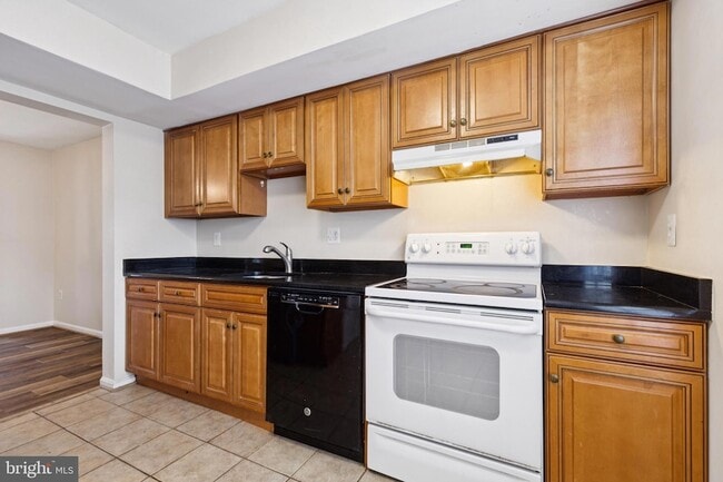 Building Photo - 3413 Tendril Ct