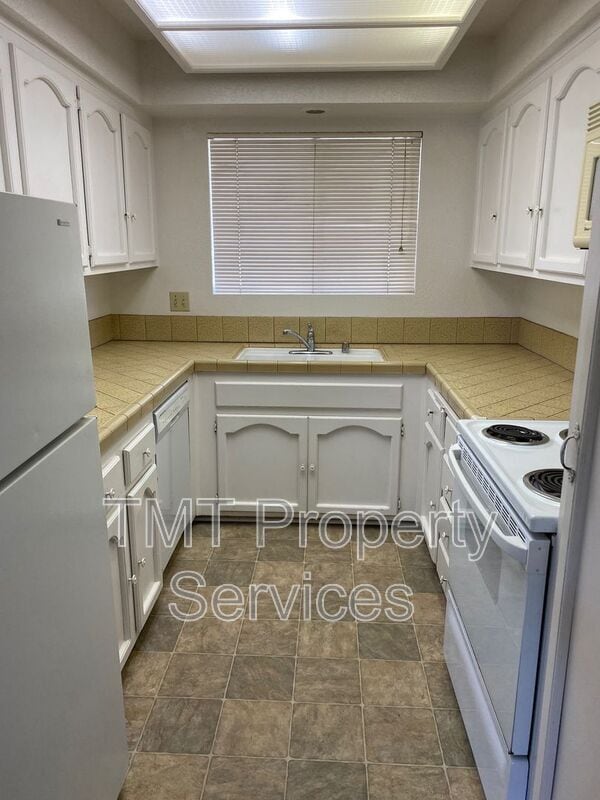 Building Photo - 782 Higuera St