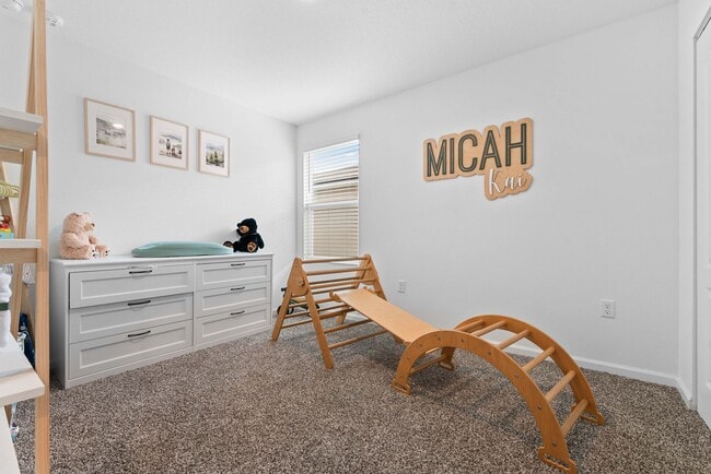 Building Photo - Almost new 3 bed 2 bath home