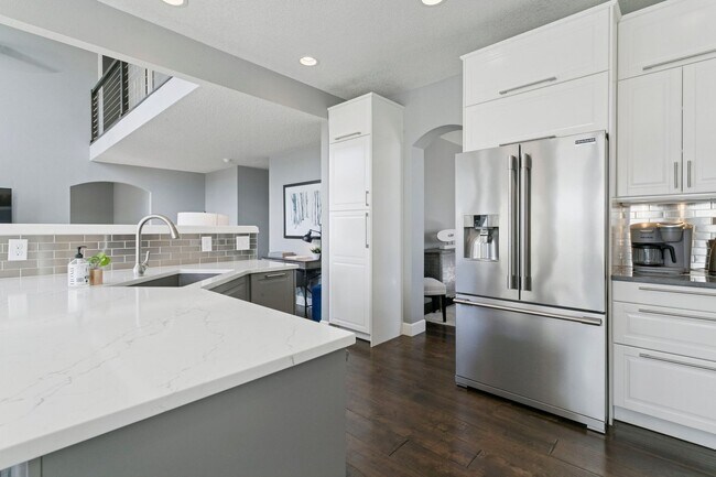 Building Photo - 15510 Jessie Dr