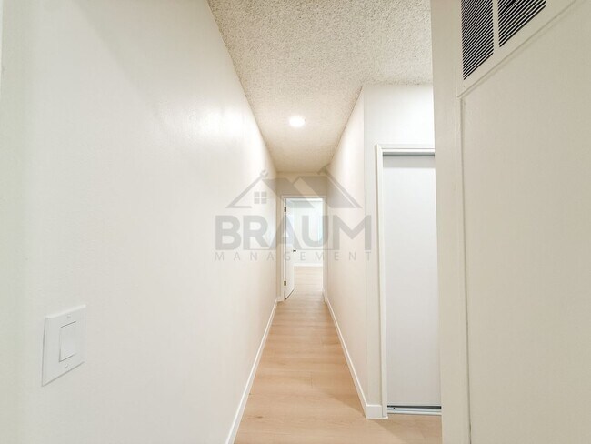Building Photo - 13115 Oxnard St