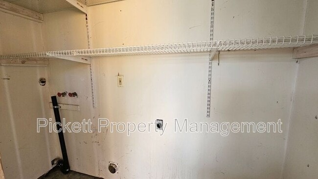 Building Photo - 1621 Trenton Ave