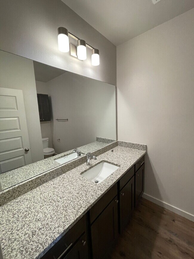 Building Photo - Beautiful New Townhome Located South of To...