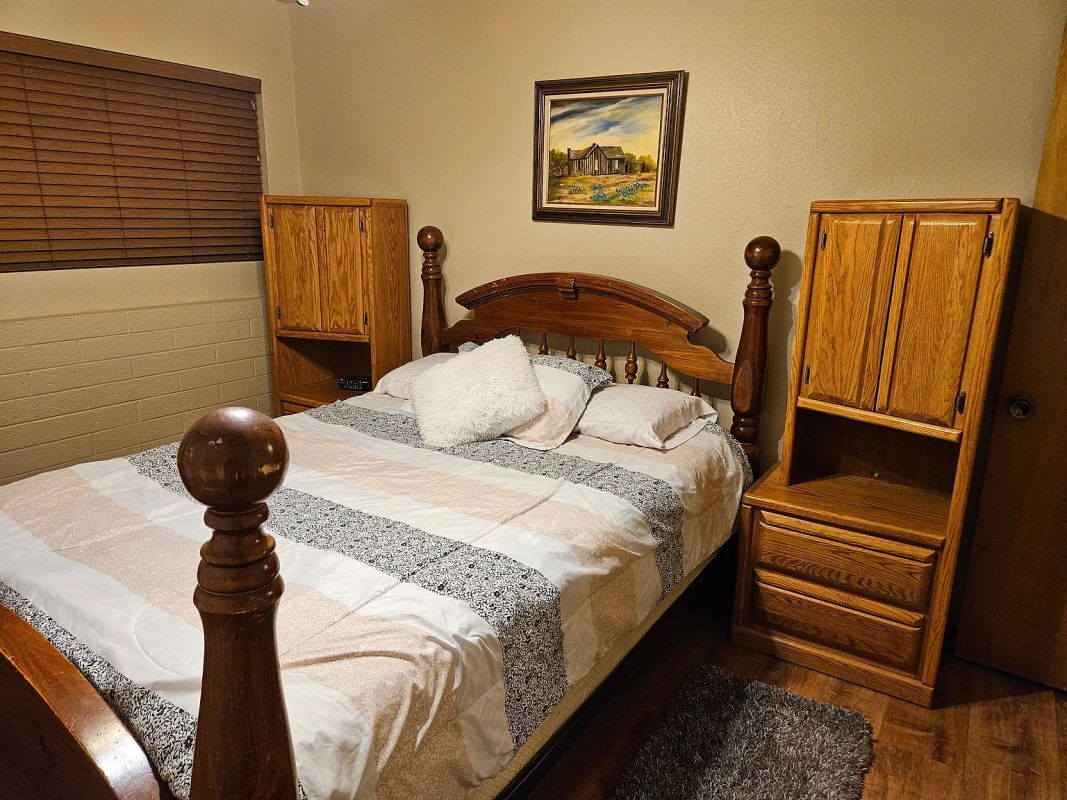 Building Photo - 820 S Yaqui Dr