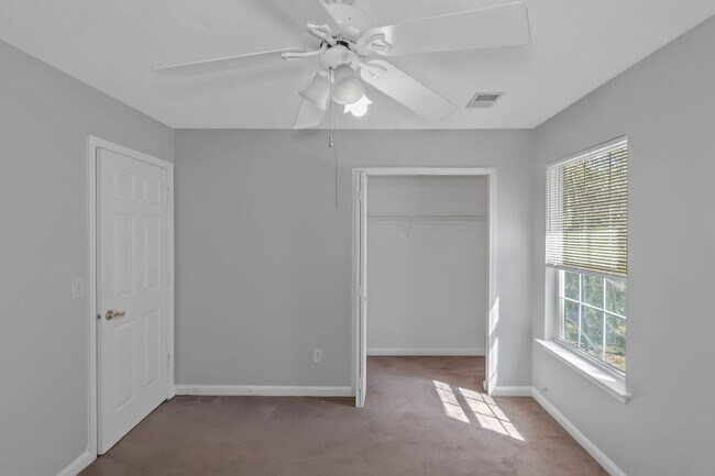 Building Photo - 3309 Touchwood Ct SW