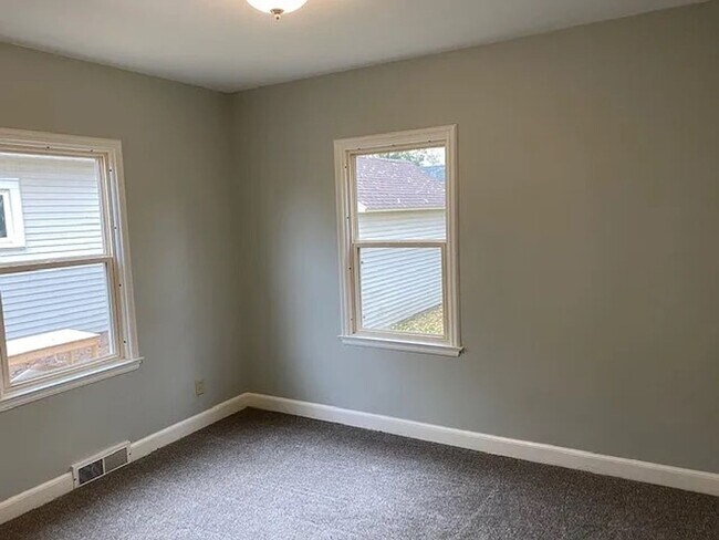 Building Photo - Click the “Apply Now” button or email wapmrentals@gmail.com for a prompt response.