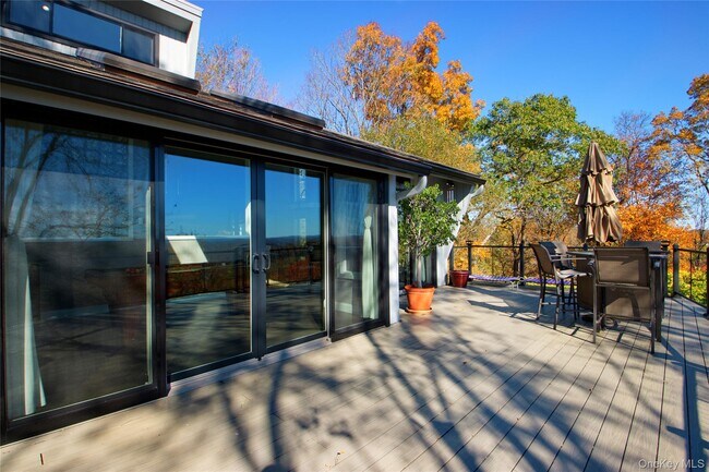 Building Photo - 26 Summit Cir Dr