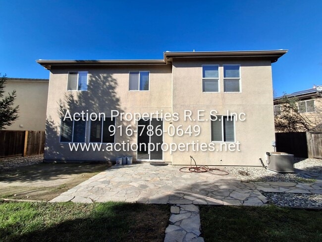 Building Photo - Lincoln Crossing, 2 Story 4 Bedroom, 2.5 bath, 2225sqft, Access to Clubhouse Pool & Amenities, Cu...