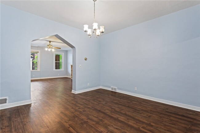 Building Photo - Beautiful Renovated 5 Bedroom House!