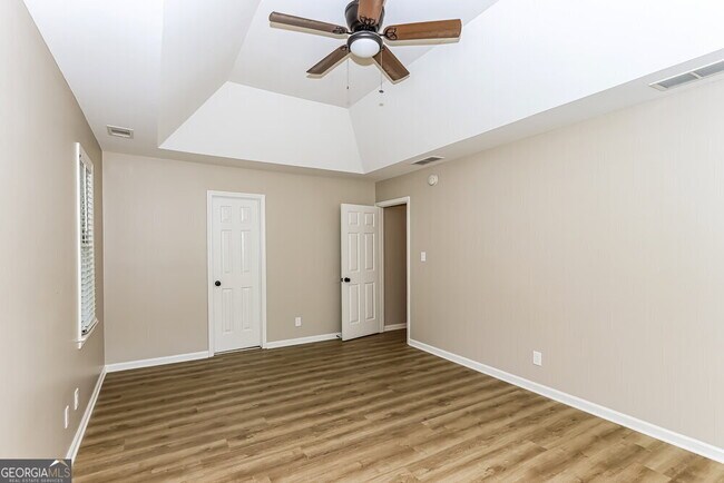 Building Photo - 1612 Carriage Hills Dr