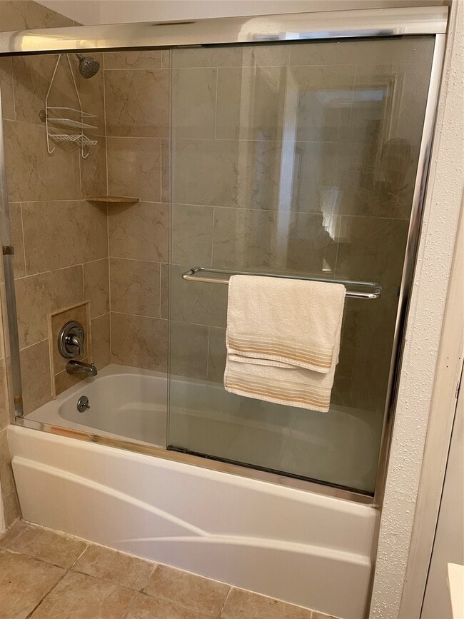 Building Photo - 8055 Cambridge St