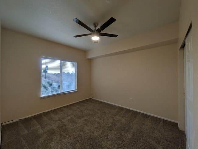 Building Photo - 911 S Zeno Way