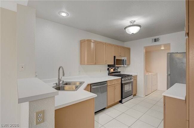 Building Photo - 8039 Teresita Ave