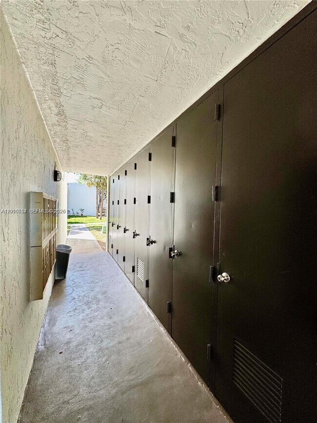 Building Photo - 3610 SW 114th Ave
