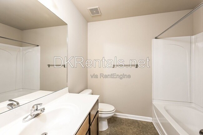 Building Photo - 4102 Dahlgreen Way