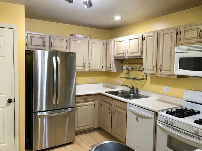 Kitchen - 2403 Mallow Ct