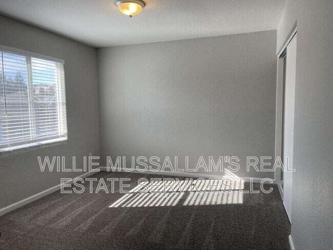 Building Photo - 4117 Rogers Canyon Rd