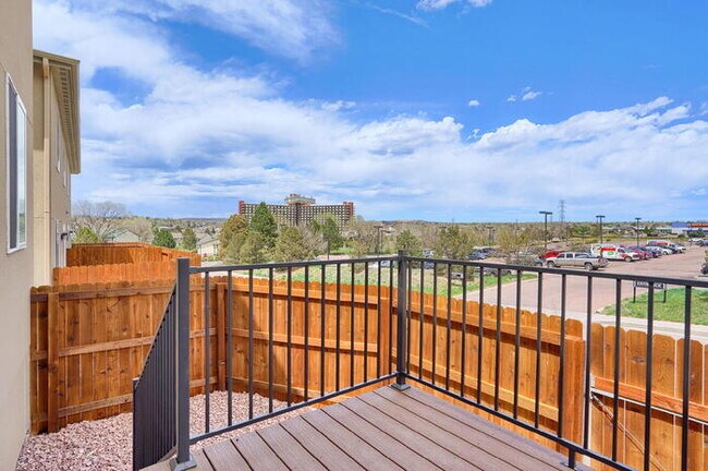 Building Photo - Spacious 3-Bedroom Home with Mountain Views and Open Layout in Central Colorado Springs