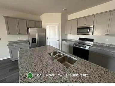 Building Photo - 522 Firouz Dr