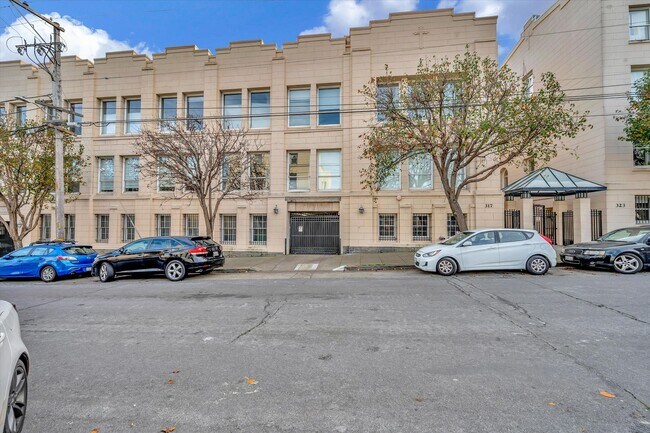 Building Photo - Prime Location Condo in Noe Valley - Please Contact for Showing Availability!