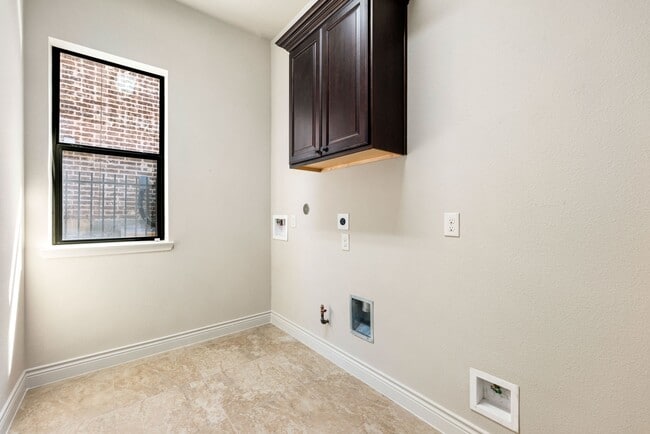 Building Photo - 32 Evangeline Blvd