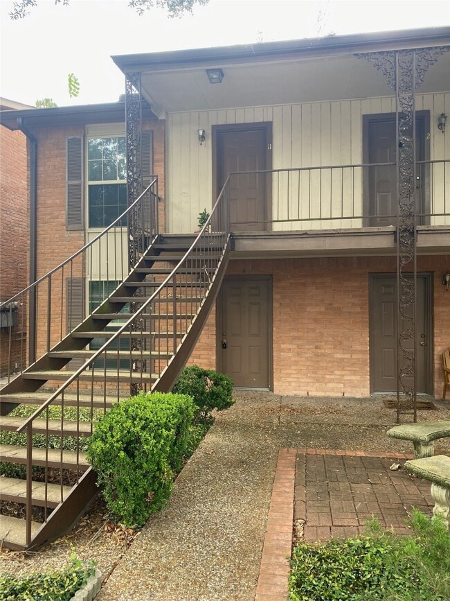 Primary Photo - 1523 Heights Blvd