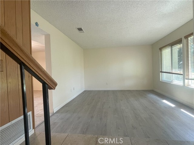 Building Photo - 1255 Meadowglen Ln