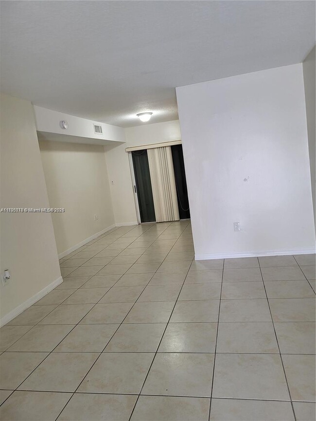 Building Photo - 1260 SE 31st Ct
