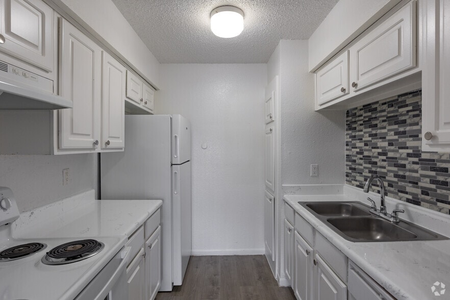 Pine Creek 470 Maxey Rd Houston TX 77013 Apartment Finder