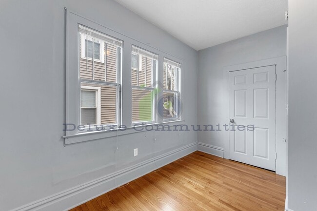 Building Photo - WEST SIDE! 2 Bedroom Single Family Home! JUST LISTED!