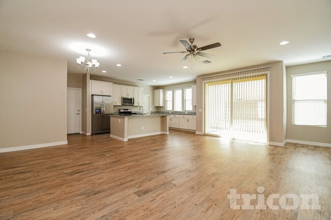 Building Photo - 4813 S Mole