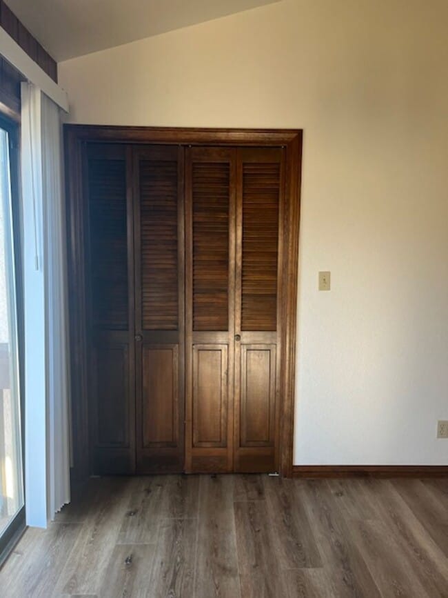 Building Photo - Amazing Mountain Views...