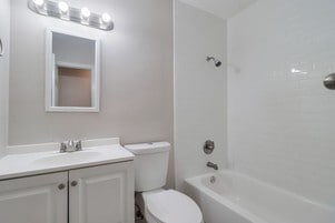 Building Photo - 9813 Medina Dr