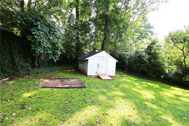 Building Photo - 771 McLendon Dr