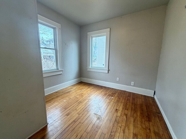 Building Photo - Cozy 2 Bedroom Single Family Home- Near Bellevue Wi