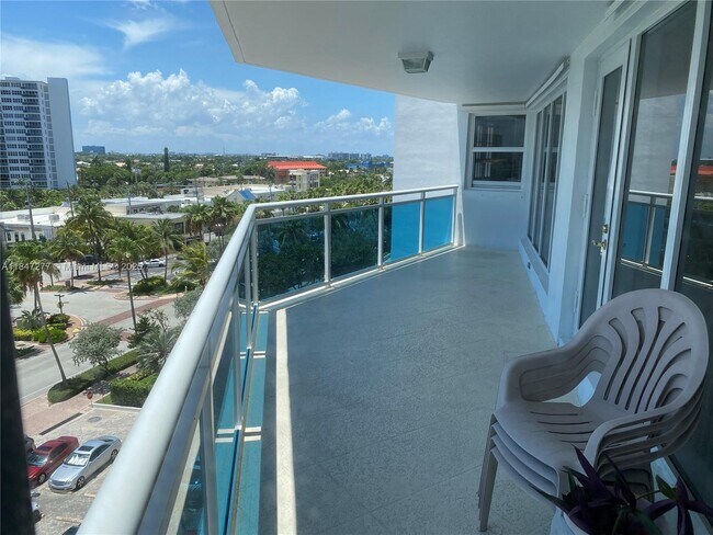 Building Photo - 3430 Galt Ocean Dr