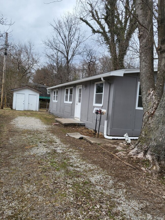 Building Photo - 3 bed 1&1/2 bath house in Newburgh