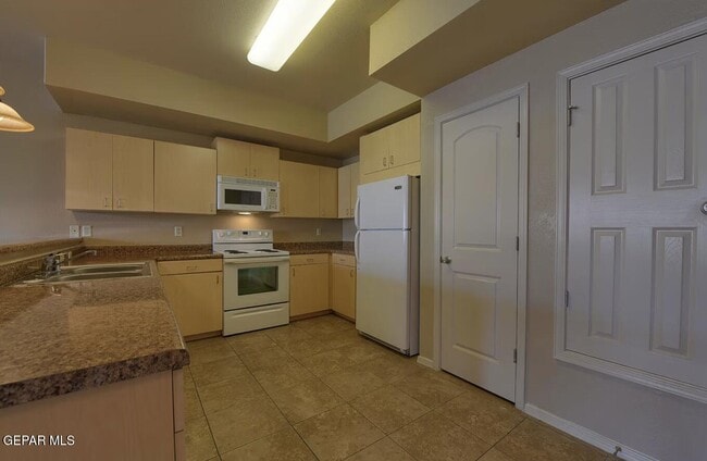 Building Photo - 501 Redd Rd