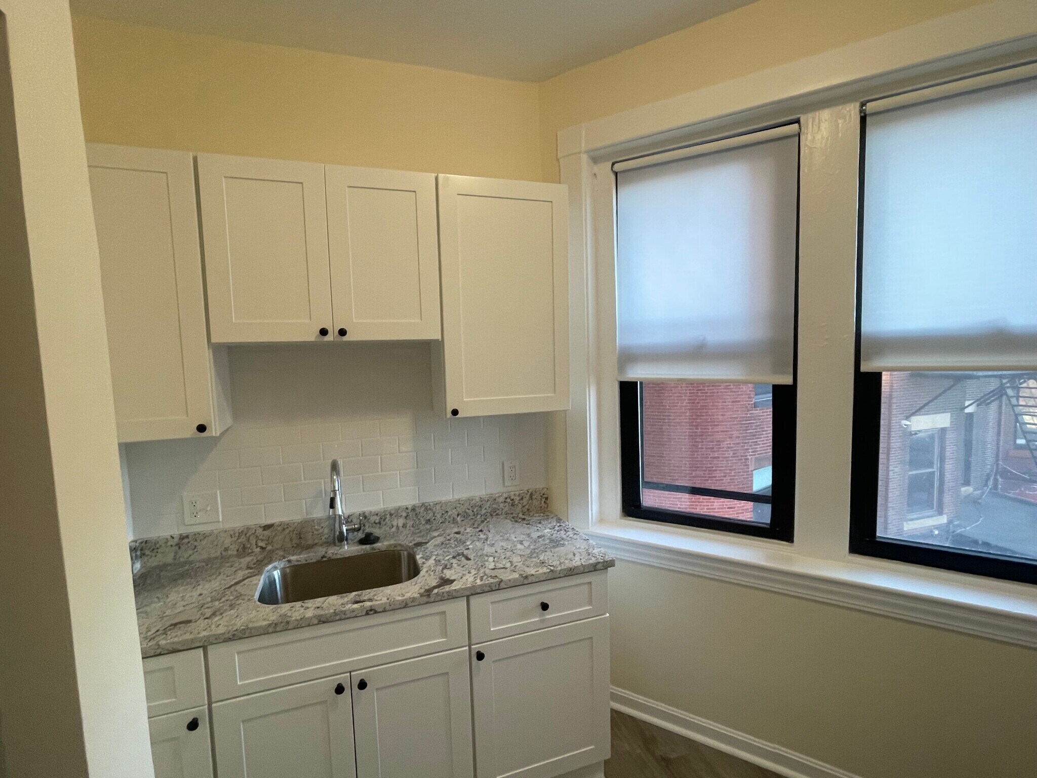 Building Photo - 504 Beacon St