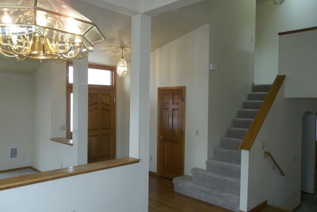 Building Photo - Timeless Elegance in Fort Collins + $200 B...