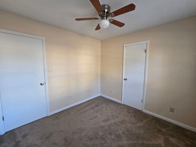 Building Photo - 6615 Keeler Dr