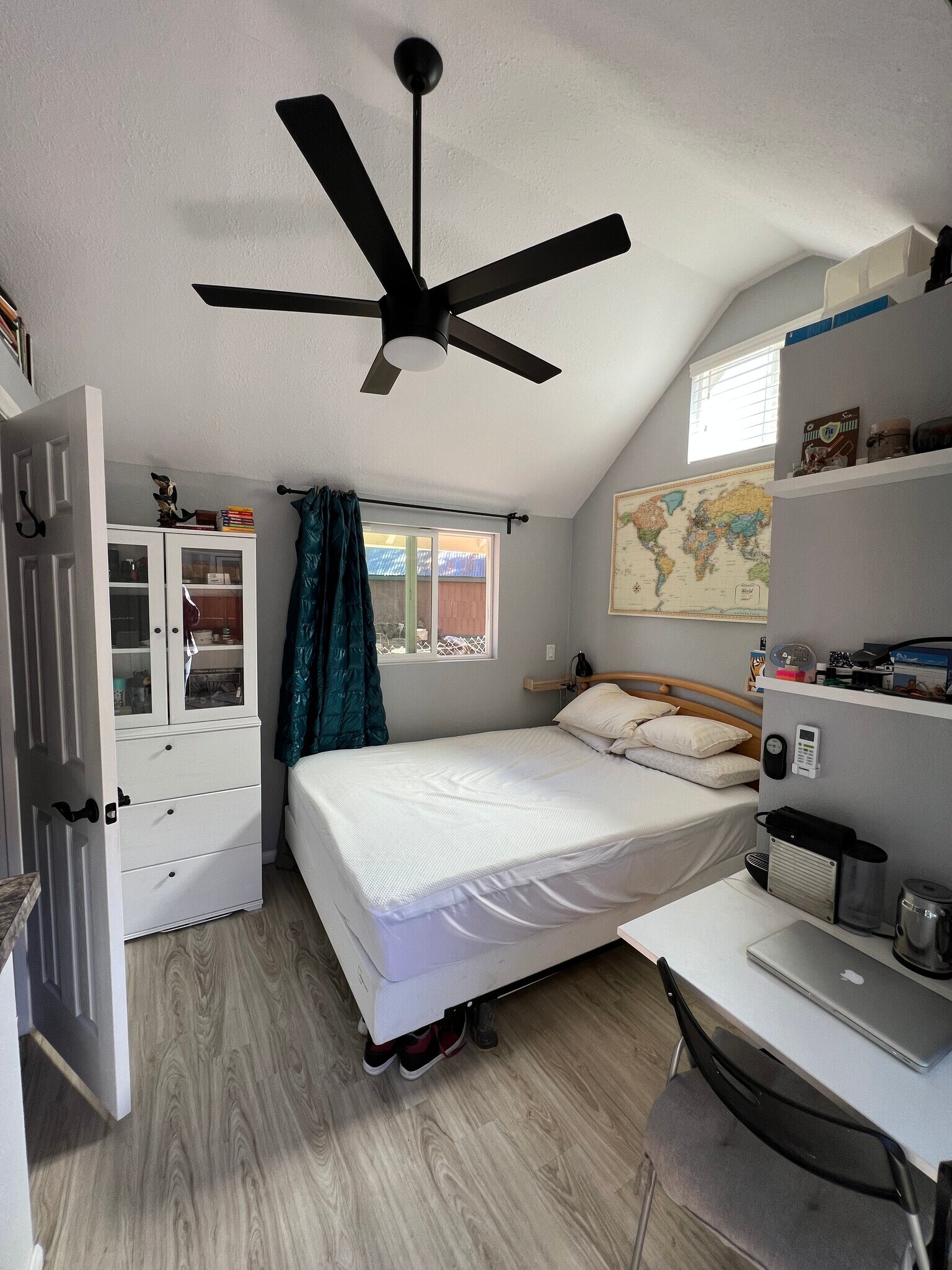 Bedroom w/ belongings - 1357 Ross St