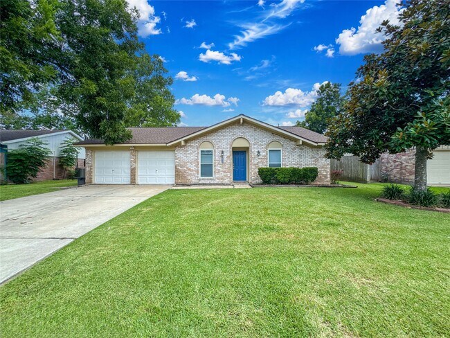 Building Photo - 217 Mary Ann Dr