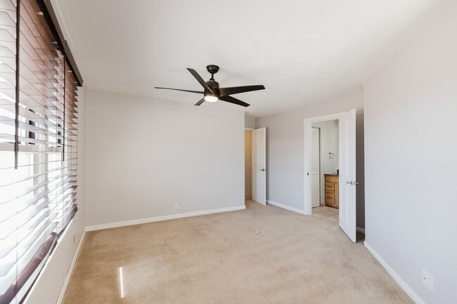 Building Photo - 3 Bedroom 2 Bath With A Mountain View Home!