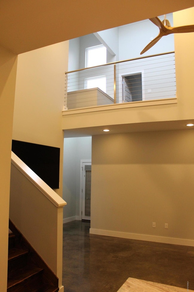 Building Photo - 315 Highland Park Ln