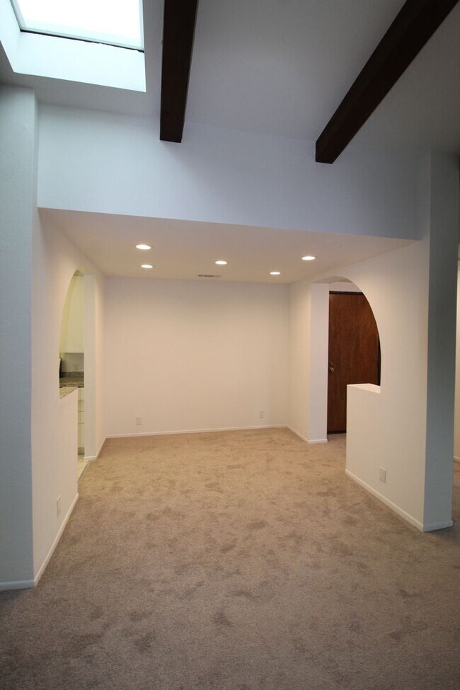 Building Photo - Coastal Ventura living – Gorgeous Ocean Views near Surfers Point